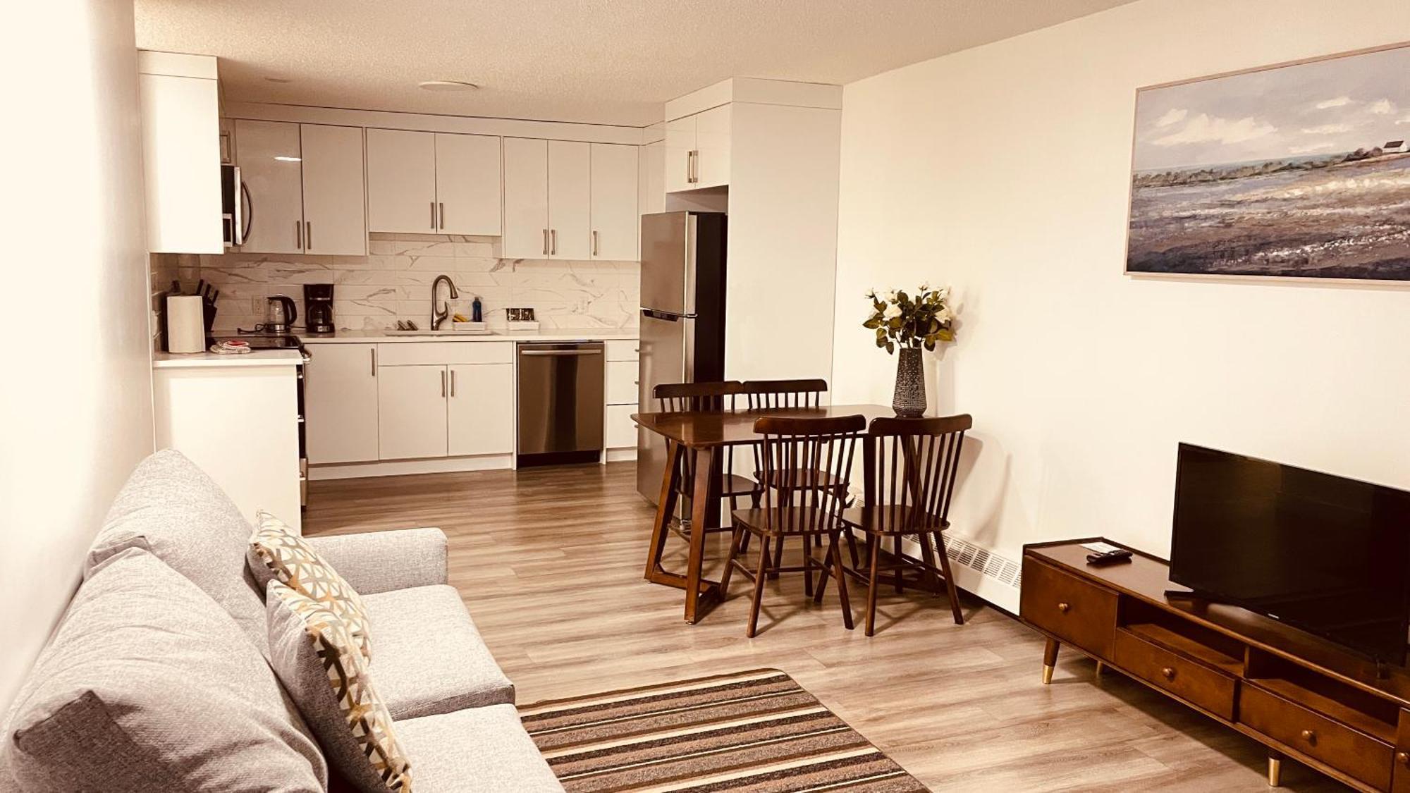 #202 Cozy Mountain View 2 Bedrooms In Dt